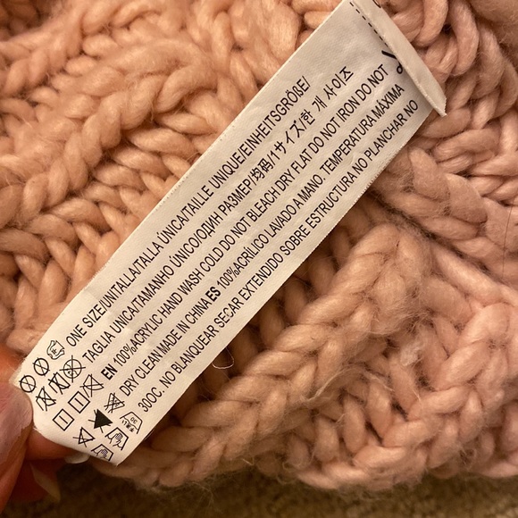 Forever 21 Blush pink wool knit beanie hat - Picture 3 of 4